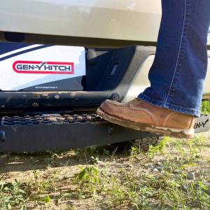 GEN-Y Hitch PHANTOM Heavy-Duty Serrated XL Step
