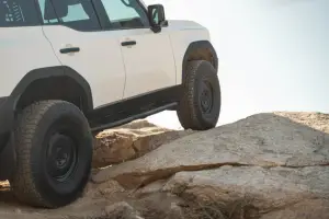 DV8 Offroad - DV8 Offroad OE Plus Side Steps for Toyota (2024-25) Land Cruiser - Image 8