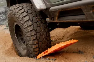 DV8 Offroad - DV8 Offroad Xtract Mini Traction Board Pair | Orange - Image 4